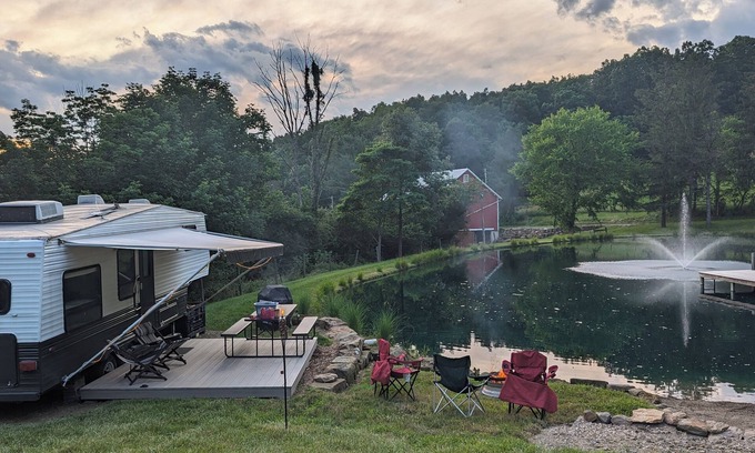 Blissfield Alquiler De RV | Sleeps 4, secluded, Amish Country