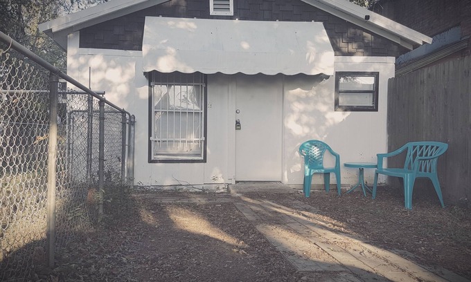 Fort Worth Apartamento | Sleeps 5 free internet and parking close to stockyards