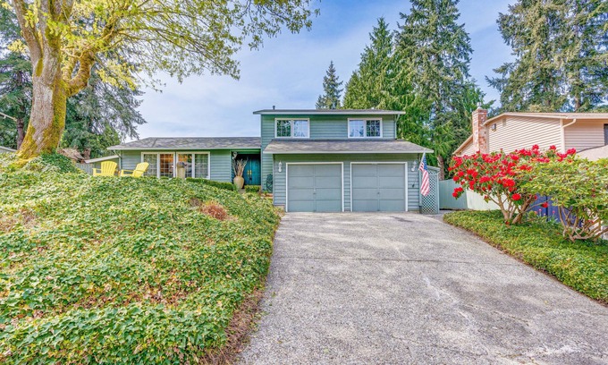 Education Hill Casa | Sleeps 8 central to Redmond Town Center, Microsoft and Woodinville Wine Country.