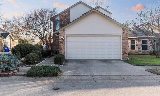 Colleyville Casa | Sleeps 8, Fully furnished, Beautiful cottage