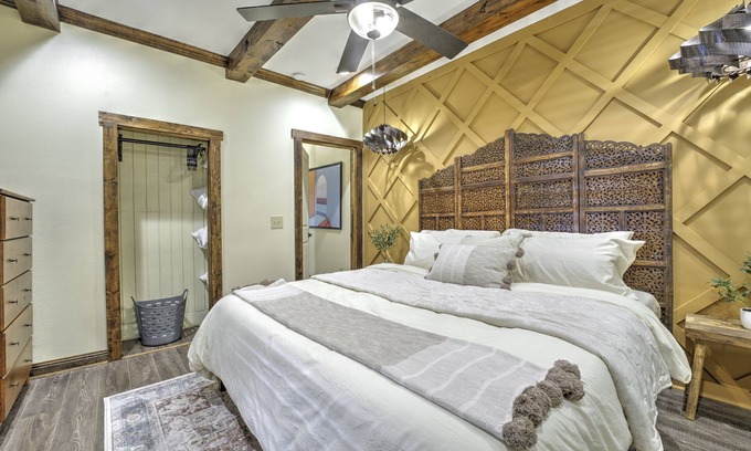 Northside Casa | Sleeps 8, hot tub, family friendly with fenced yard, arcade, fire pit