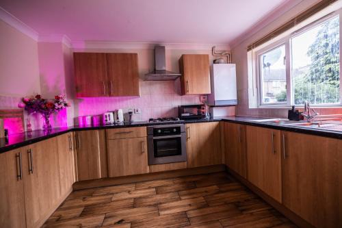 Peckham Casa | Sleeps8-KingBeds-SofaBed-Garden-AirCon-FreeParking