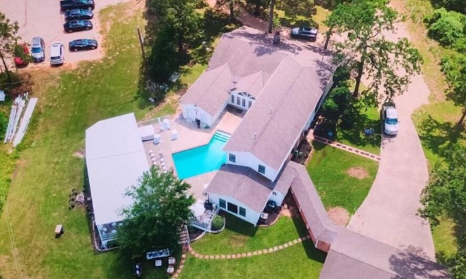 Magnolia Casa | Hermoso Rancho en The Woodlands con Piscina , jacuzi y Lago