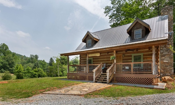 Hendersonville Cabina | Slickens Creek Cabin
