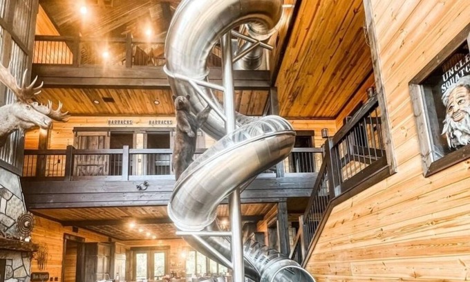Broken Bow Cabina | Slideaway Hideaway! 3-Story Slide, Sauna, Theater