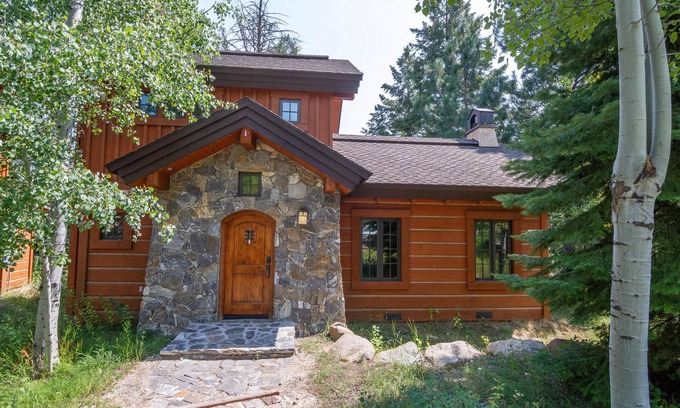 Tamarack Cabaña | Slippery Slope Cottage at Tamarack Resort