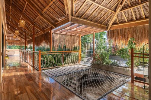 Catangnan Hotel | Slomo House - Siargao