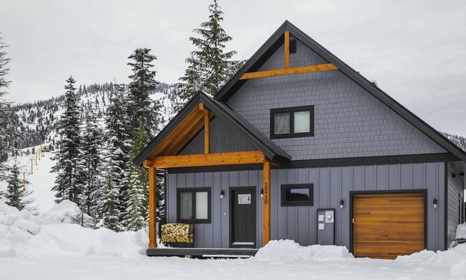 Hemlock Valley Chalet De Esquí | Slope Side Retreat with 5 BR, Hot Tub and Amazing Views