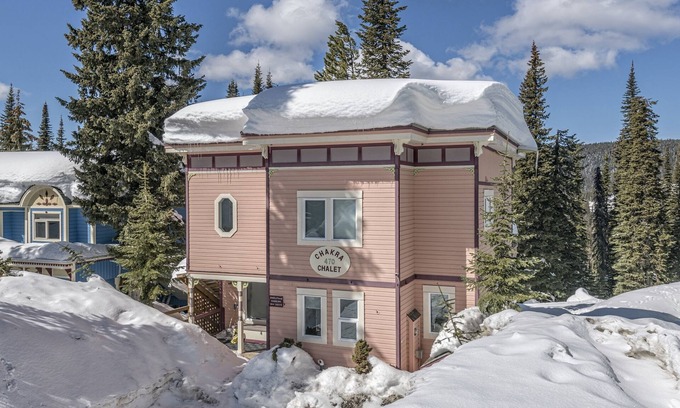 Silver Star Mountain Casa | Chalet de 5 dormitorios / 4 baños en pendiente que incluye una suite privada. Duerme 16!