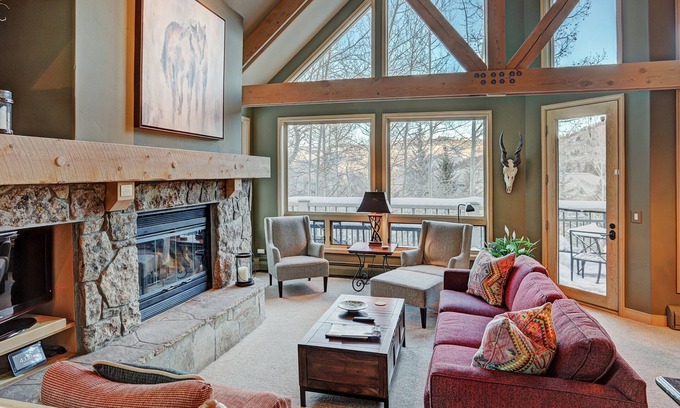 Beaver Creek Condominio | Slopeside Living - 3br 4ba At Pines Lodge 3 Bedroom Condo by RedAwning