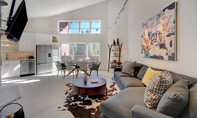 Old Town Casa | Slopeside River Front Luxury Condo 15 I Hot Tub I Views I Best Price I Discounted Attractions
