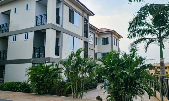 Prampram Hotel | SM Premier Hotel