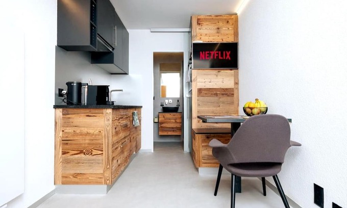 Montana Apartamento | Small but WOW! Studio with pool @ the central lake