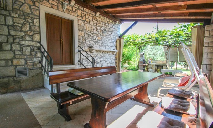 Zambratija Casa | Pequeña casita a 200 metros de la playa con jardín y barbacoa