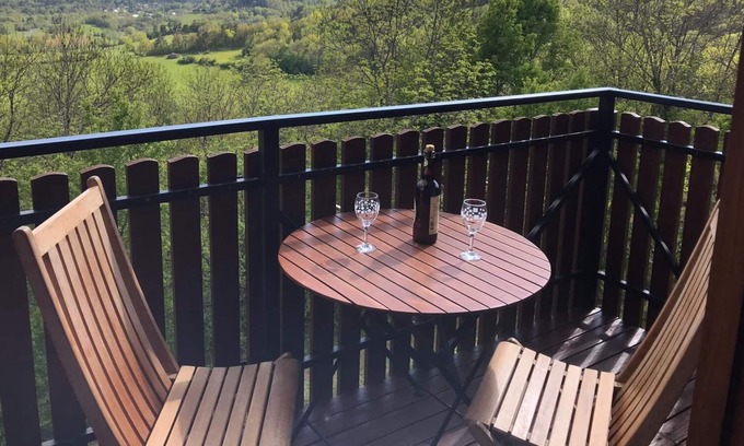 Saint-Nectaire Chalet De Esquí | Small chalet hut with balcony, exceptional view of the Sancy massif