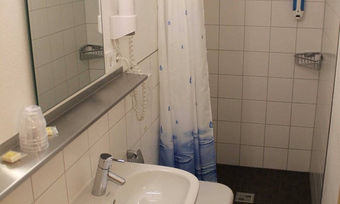 Edertal Casa | Small comfort four-bed room - Waldhotel Dornröschenshöh
