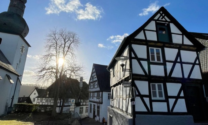Arnsberg Casa | Small community center at the bell tower in the middle of the historic old town