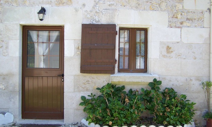 Rilly-sur-Loire Cabaña | Vrbo Property