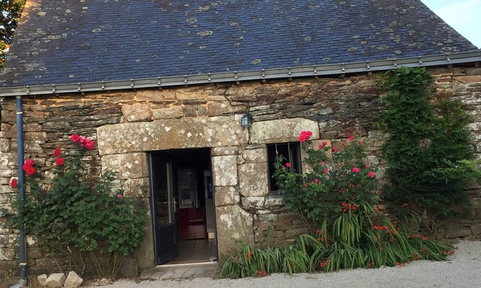 Plumelec Casa | Pequeña casa de campo en piedra en el campo 250 € la semana.
