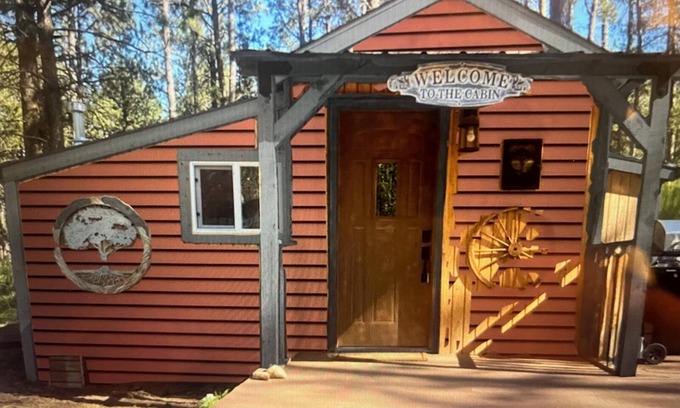 Custer Cabina | SMALL COZY CABIN ON PRIVATE PROPERTY