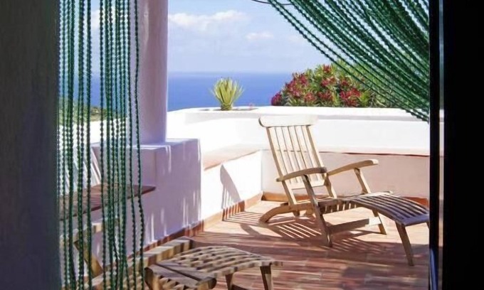 Kamma Apartamento | Pequeño dammuso con piscina compartida y qué vista!