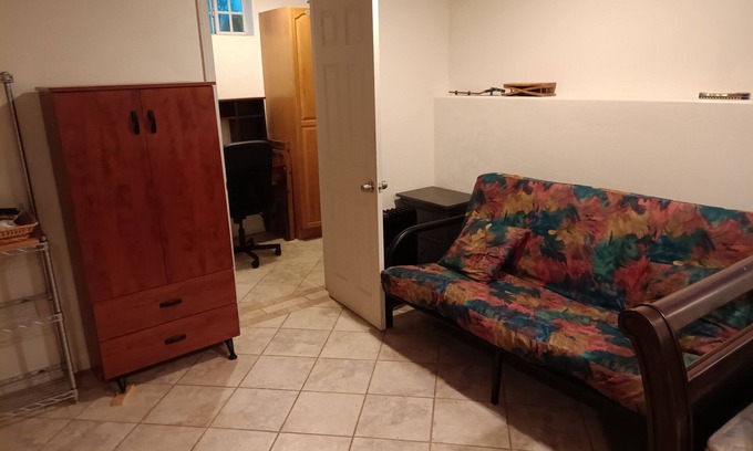 Central Escondido Apartamento | Small detached studio. Quiet. Private parking. Visitors wanting to explore SD.