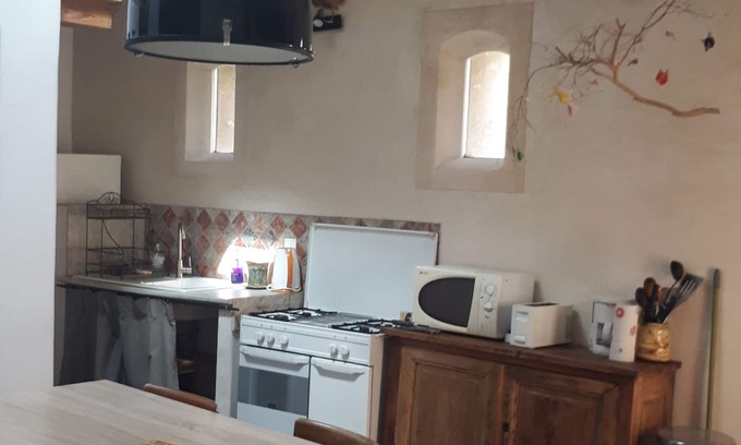 Saint-Etienne-les-Orgues Apartamento | Small artist's house