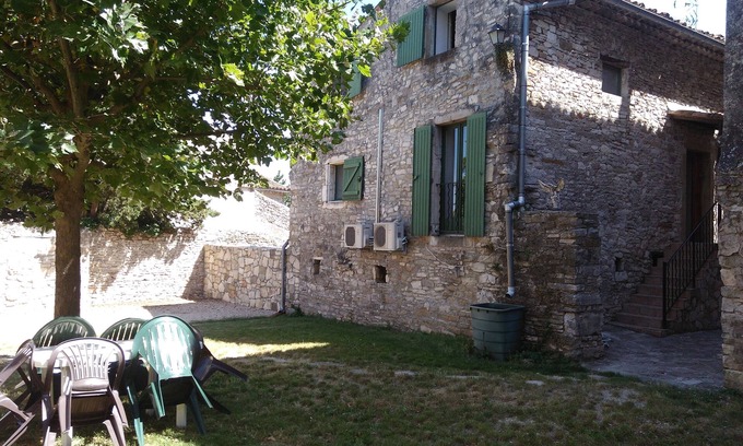 Vezenobres Casa | Pequeña casa amueblada con jardín cerca del mar Mediterráneo y Cevennes