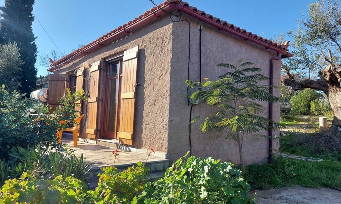 Karvelas Casa | Small holiday home with sea view in a quiet location near Vathy, Peloponnese.