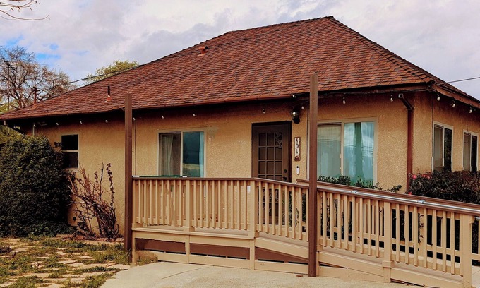 Waterford Casa | Small Vacation Home in Rural, Walkable Community Near Lakes and Rivers
