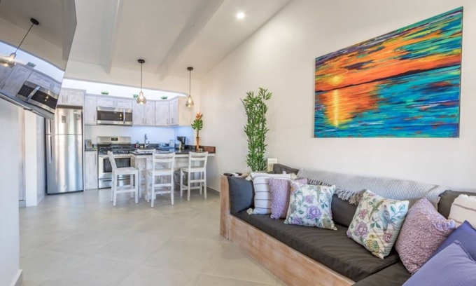 Jacó Villa | Small romantic getaway to remind people why they fell in love