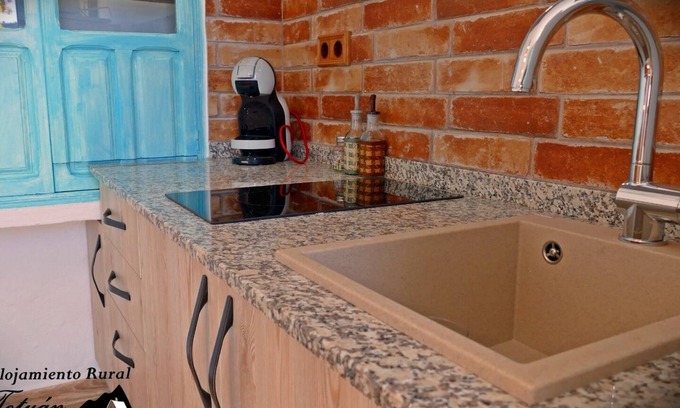 Archez Apartamento | Pequeño apartamento rústico ideal para una estancia perfecta para parejas.