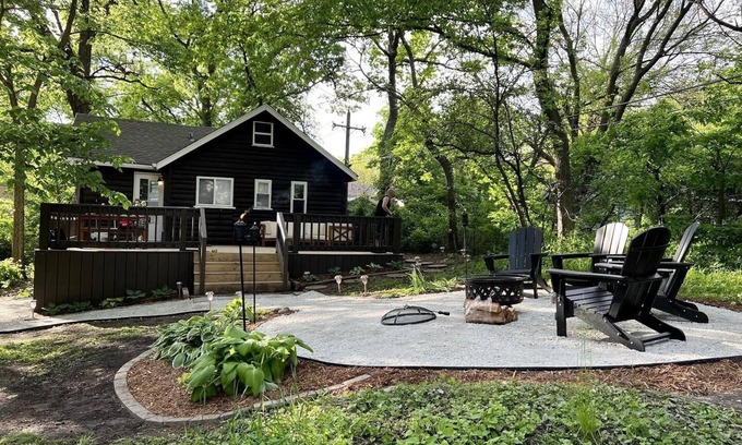 Ingleside Cabina | Small Stay: Farmhouse Cabin, Big on Outdoor Space
