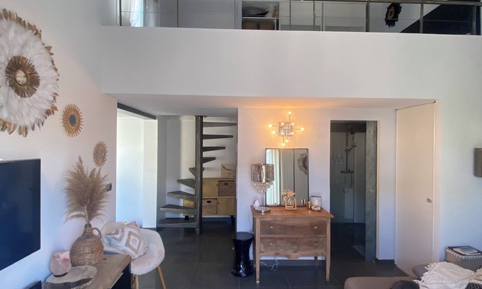 Vic-la-Gardiole Condominio | Small T2 house close to the sea, in a residence with swimming pool.