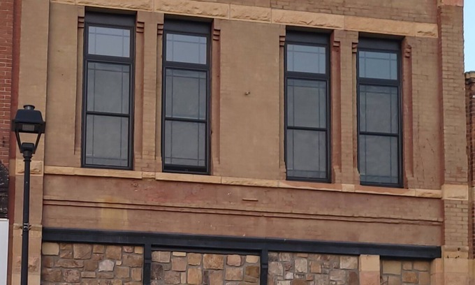 Lake Crystal Apartamento | Small town loft apartment.