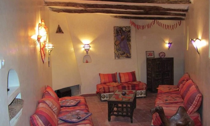 Ahmar Laglalcha Casa | Small typical house in Moroccan village