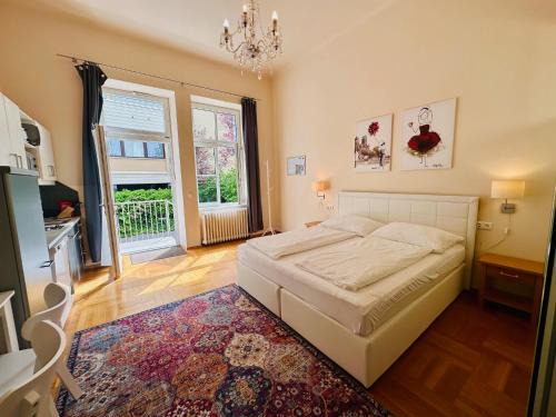 Bad Ischl Casa | SMARAGD - Doppelzimmer mit Küche direkt im Zentrum, Balkon