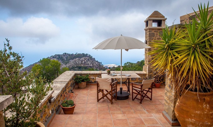 Anatoli Casa | SMARAGDA ART COUNTRY HOUSE un nido de amantes o complejo familiar, espectaculares vistas al mar