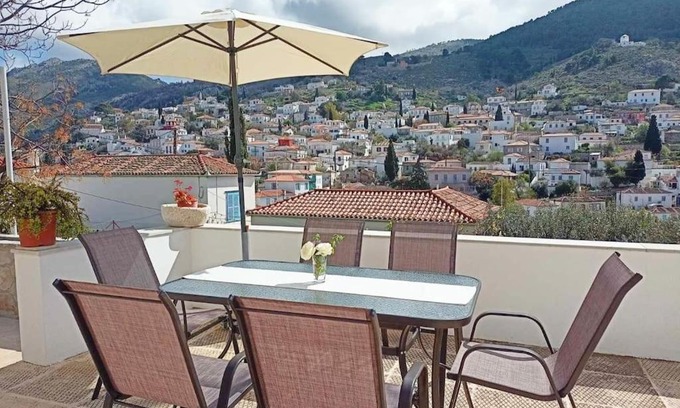 Hydra Casa | Smaragdas Paradise