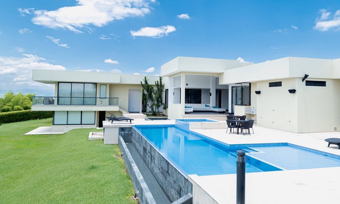 Pueblo Tapao Villa | Casa Inteligente a 1 km del Parque del Café con Jacuzzi Wi-Fi