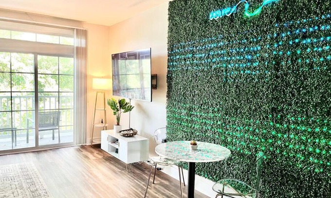 Indianapolis Apartamento | Smart, Relaxing Zen 1bed 1bath Suite