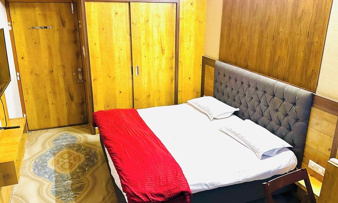 Jaipur District Hotel | Solminica-entire place
