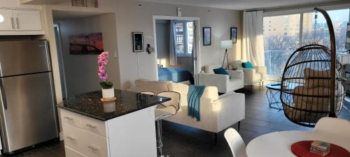 Saskatoon Downtown Apartamento | Smart Stylish Downtown Condo- 2 bedrooms