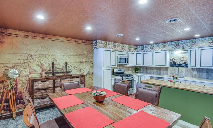 Smethport Apartamento | Smethport Vacation Rental w/ Fireplace & Lake View