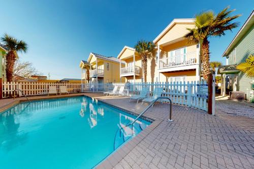 Sago Park Townhomes Casa | Smiles N Waves