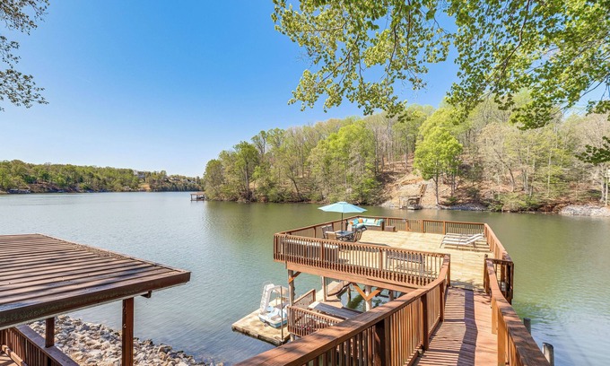 Westlake Corner Casa | Smith Mountain Lake House w/ 2-Story Boat Dock!