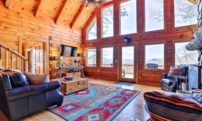 Bryson City Casa | Smoky Mountain Cabin Rental with Hot Tub and Fire Pit!