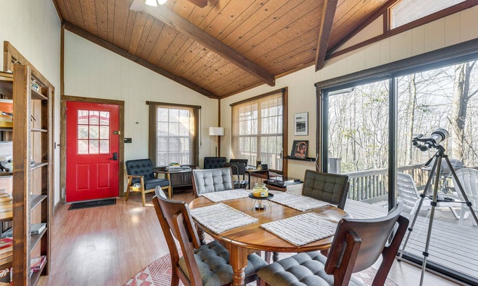 Andrews Cabina | Smoky Mountain Cabin w/ Fire Pit & Stunning Views!