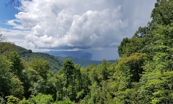 Bryson City Cabina | Smoky Mountain Depot ~ Gran cabaña aislada en una comunidad cerrada