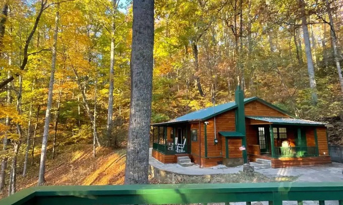 Franklin Cabina | Smoky mountains secluded cabin retreat in Franklin !